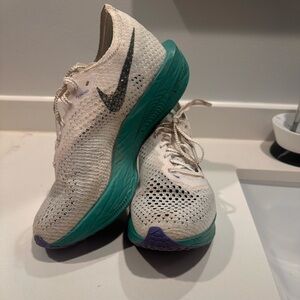 Women’s Nike Vapor Fly 3’s.